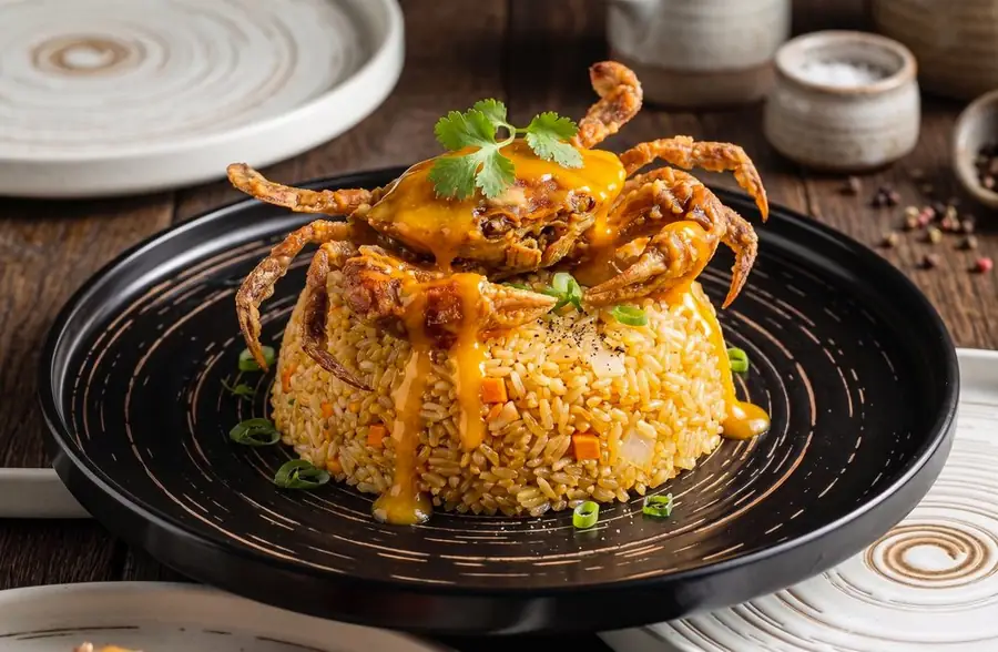 Cơm chiên cua lột kim sa